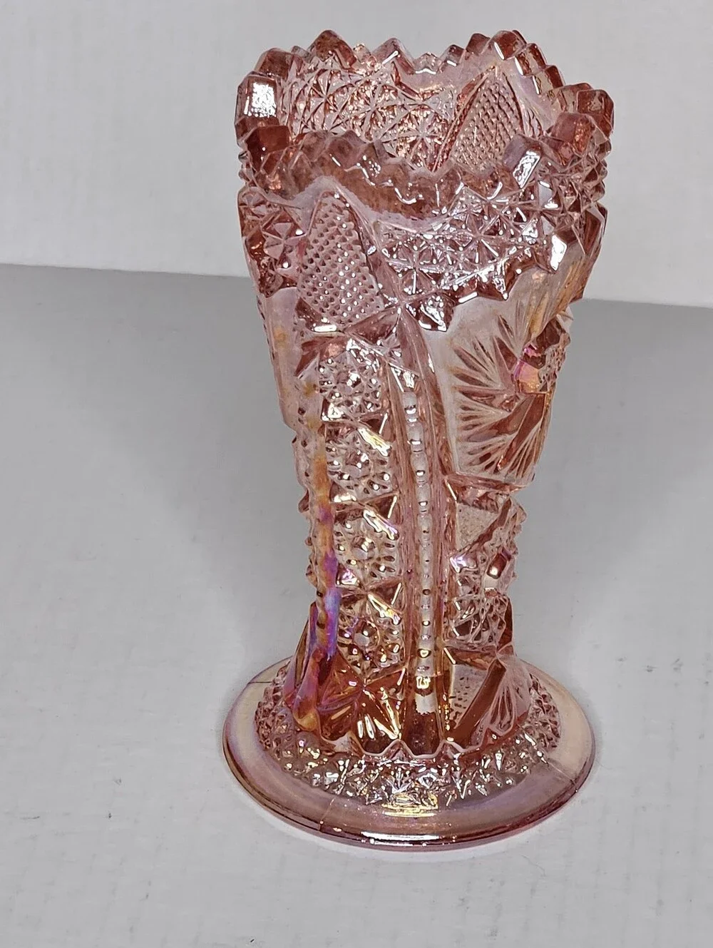 LE Smith Aztec Heritage Carnival Glass Whirling Star Vase Sawtooth Rim Pink